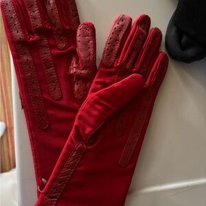 Elegant Red Women's Gloves Isotoner Aris.